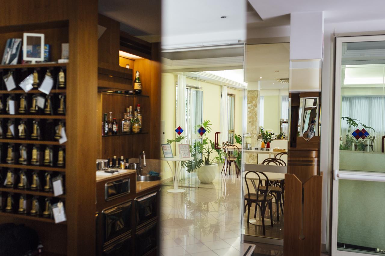 Hotel Montecarlo ريميني المظهر الخارجي الصورة