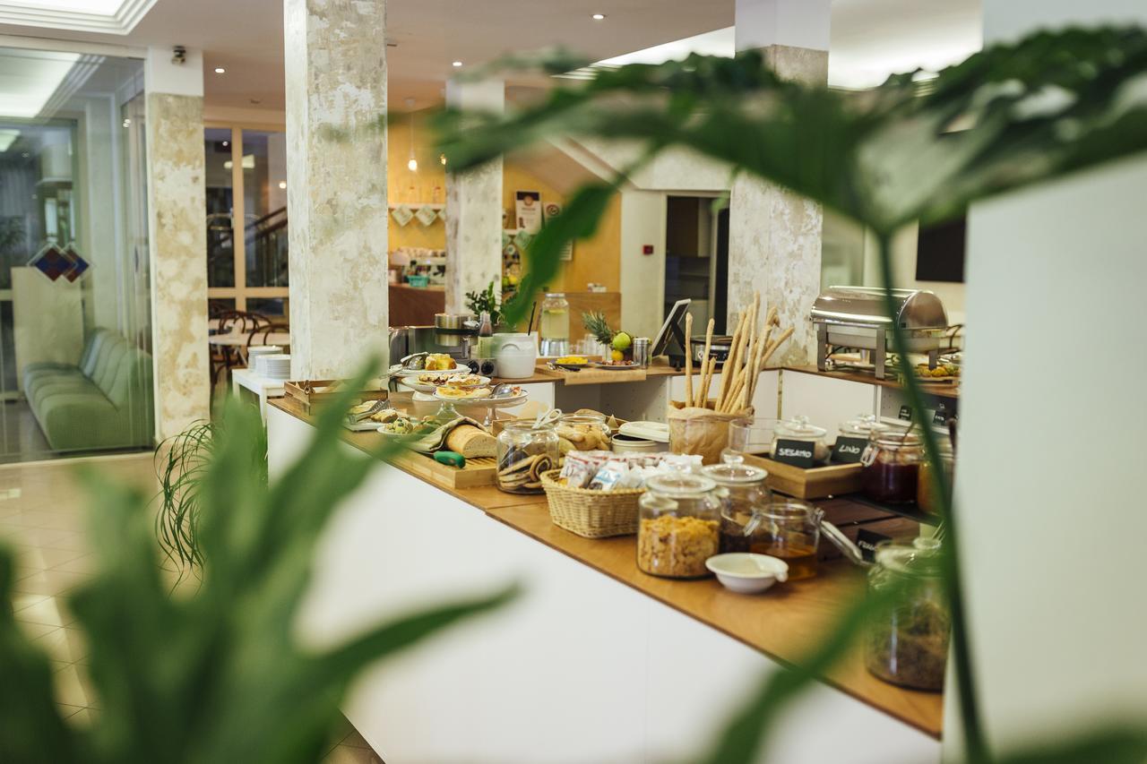 Hotel Montecarlo ريميني المظهر الخارجي الصورة