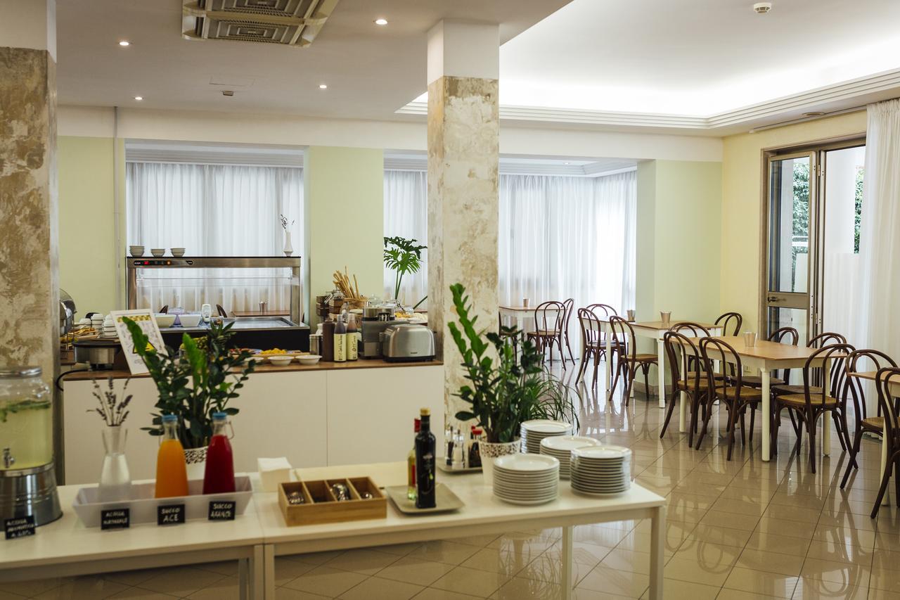 Hotel Montecarlo ريميني المظهر الخارجي الصورة